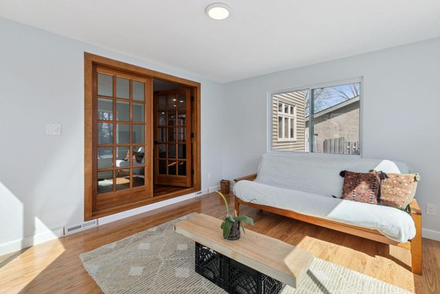 15011 Oakland Avenue, Burnsville, MN 55306