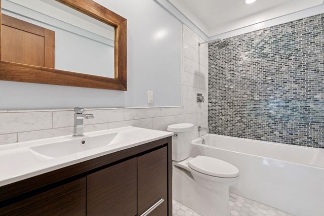 15011 Oakland Avenue, Burnsville, MN 55306