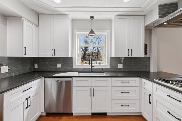 15011 Oakland Avenue, Burnsville, MN 55306