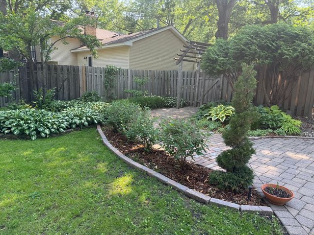 15011 Oakland Avenue, Burnsville, MN 55306