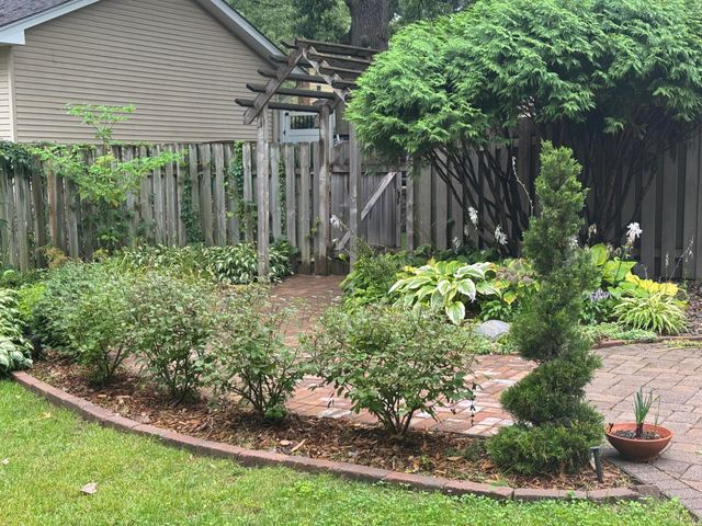 15011 Oakland Avenue, Burnsville, MN 55306