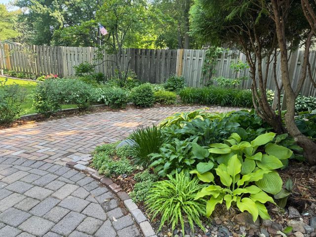 15011 Oakland Avenue, Burnsville, MN 55306