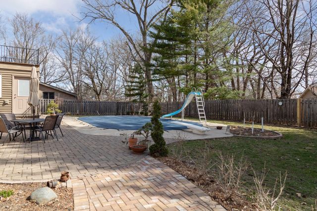 15011 Oakland Avenue, Burnsville, MN 55306