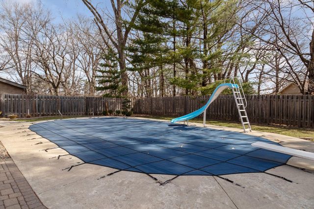 15011 Oakland Avenue, Burnsville, MN 55306