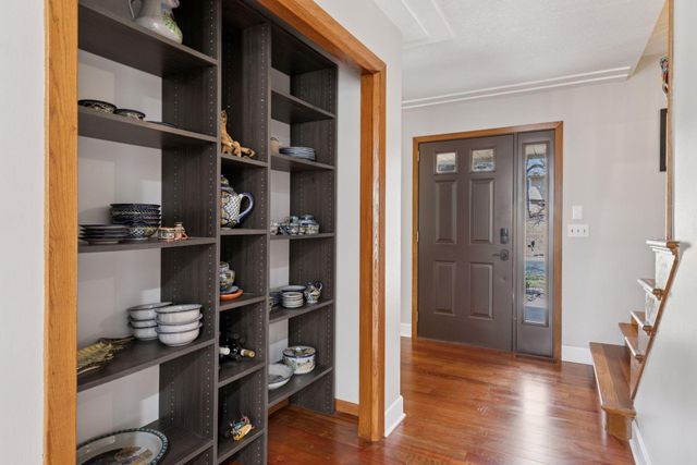 15011 Oakland Avenue, Burnsville, MN 55306