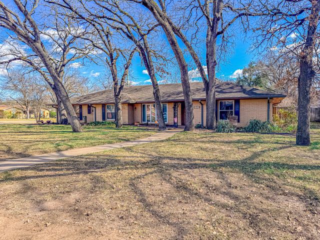 2213 Dartmouth Lane, Corsicana, TX 75110