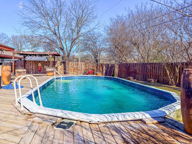 2213 Dartmouth Lane, Corsicana, TX 75110