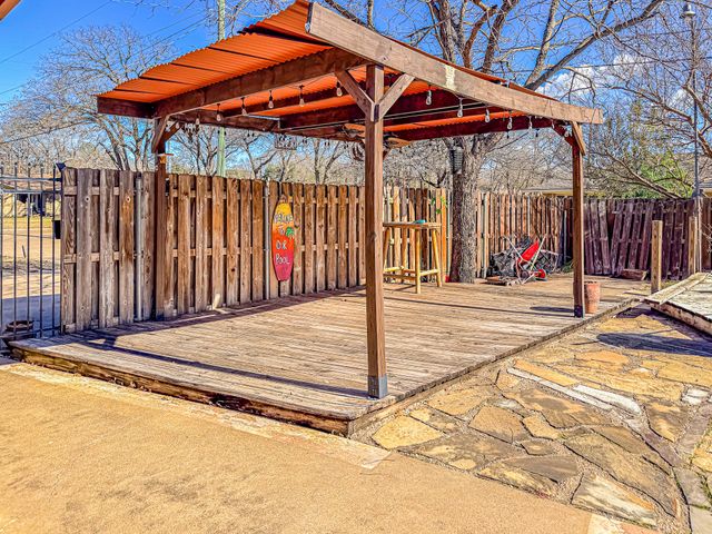 2213 Dartmouth Lane, Corsicana, TX 75110