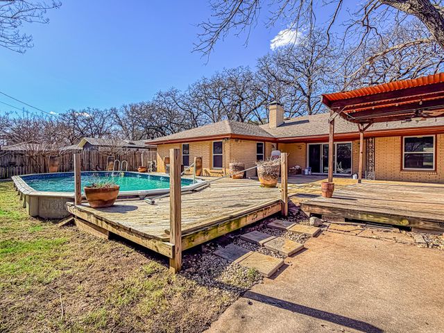 2213 Dartmouth Lane, Corsicana, TX 75110