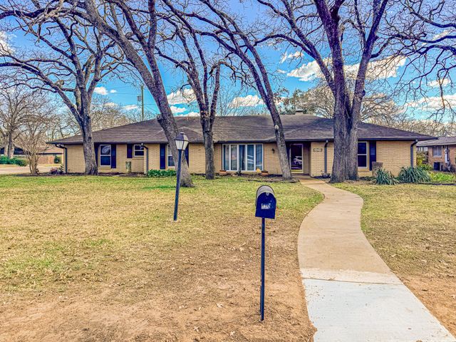 2213 Dartmouth Lane, Corsicana, TX 75110