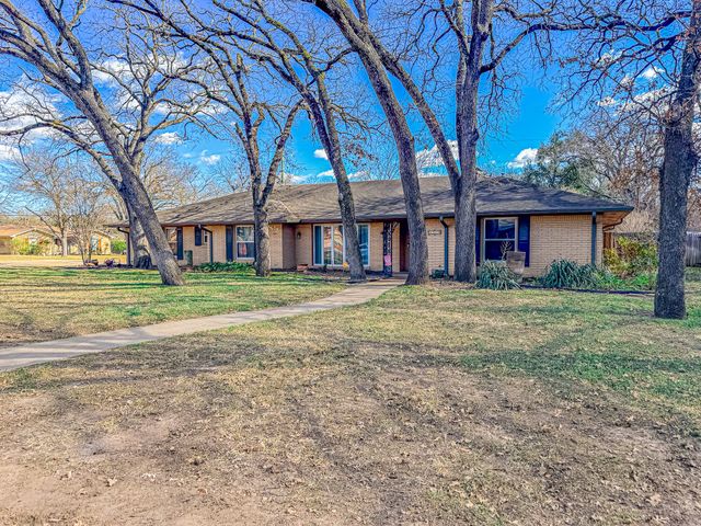 2213 Dartmouth Lane, Corsicana, TX 75110