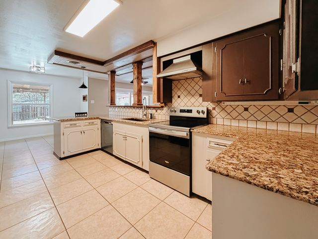 2213 Dartmouth Lane, Corsicana, TX 75110