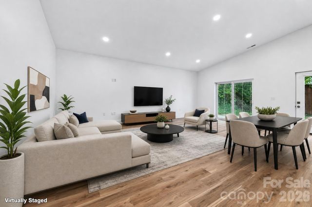 60 Pearl Street, Black Mountain, NC 28711