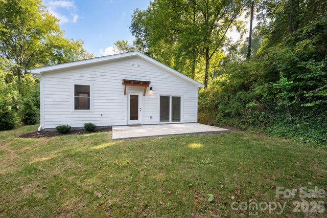 60 Pearl Street, Black Mountain, NC 28711