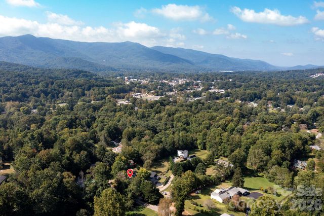 60 Pearl Street, Black Mountain, NC 28711