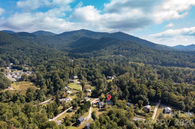 60 Pearl Street, Black Mountain, NC 28711