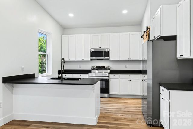 60 Pearl Street, Black Mountain, NC 28711
