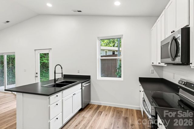 60 Pearl Street, Black Mountain, NC 28711