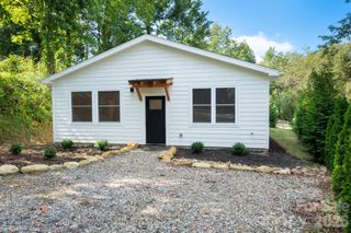 60 Pearl Street, Black Mountain, NC 28711