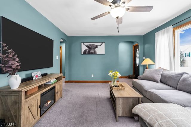 593 Corliss Ave, Phillipsburg Town, NJ 08865