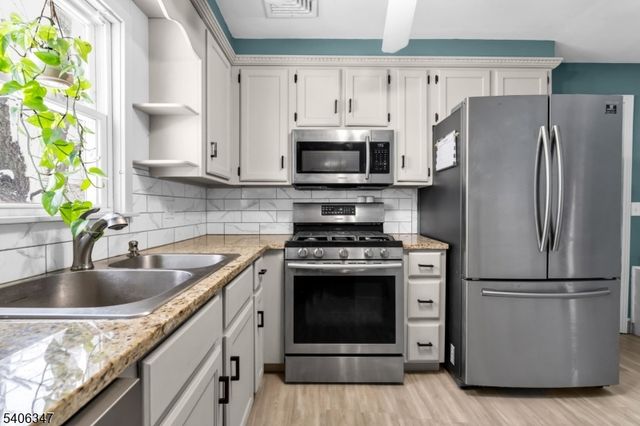 593 Corliss Ave, Phillipsburg Town, NJ 08865