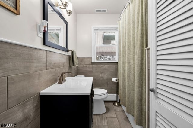 593 Corliss Ave, Phillipsburg Town, NJ 08865