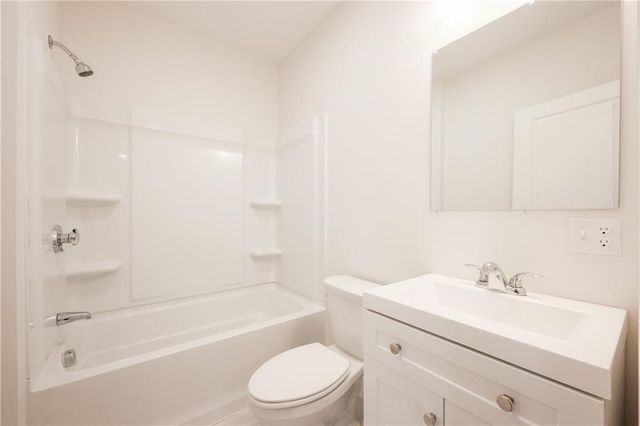 529 Wood St 4th floor Street 4, Bristol, RI 02809