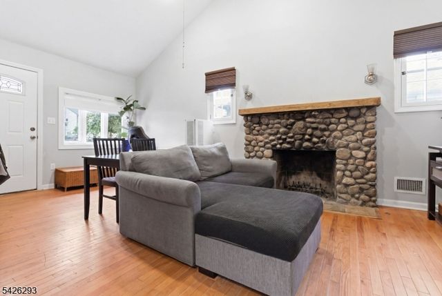 86 Hiawatha Blvd, Parsippany-troy Hills Twp., NJ 07034