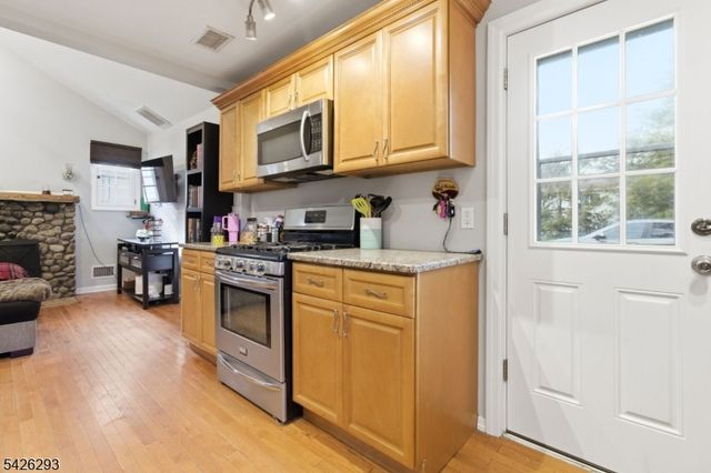 86 Hiawatha Blvd, Parsippany-troy Hills Twp., NJ 07034