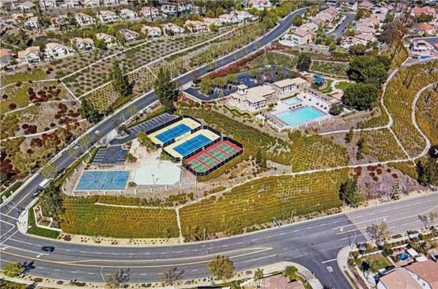 29 Villa Roma, Lake Elsinore, CA 92532