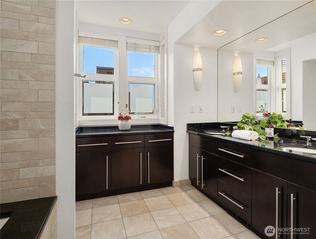 429 13th Avenue E, Seattle, WA 98102