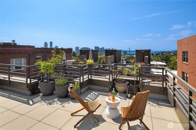 429 13th Avenue E, Seattle, WA 98102