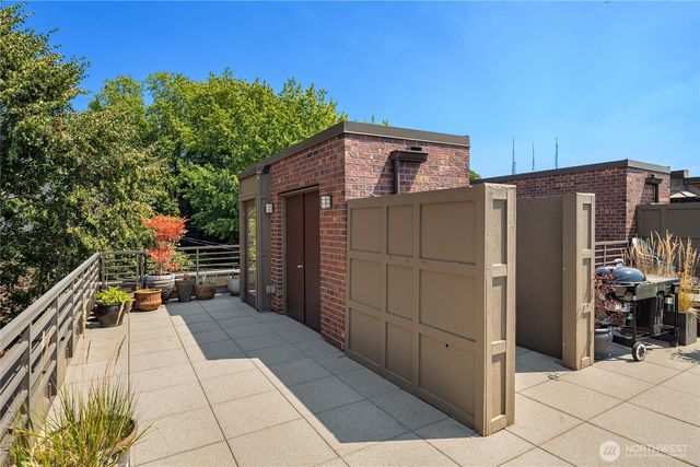 429 13th Avenue E, Seattle, WA 98102