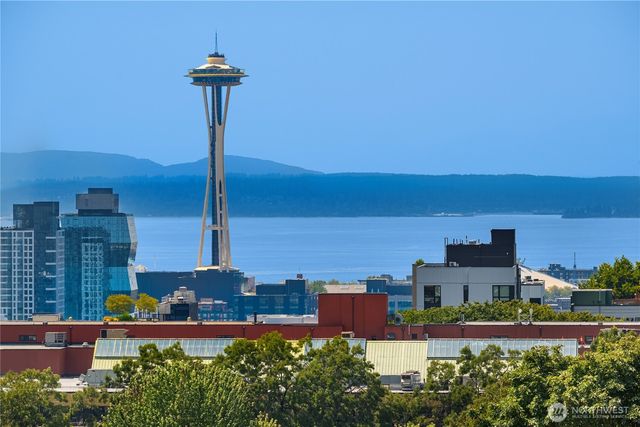429 13th Avenue E, Seattle, WA 98102