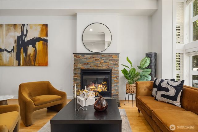 429 13th Avenue E, Seattle, WA 98102