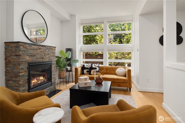 429 13th Avenue E, Seattle, WA 98102