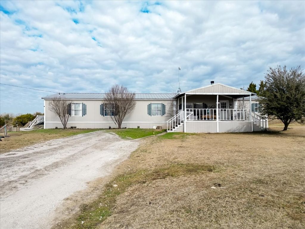 5206 Buttercup Court, Granbury, TX 76049