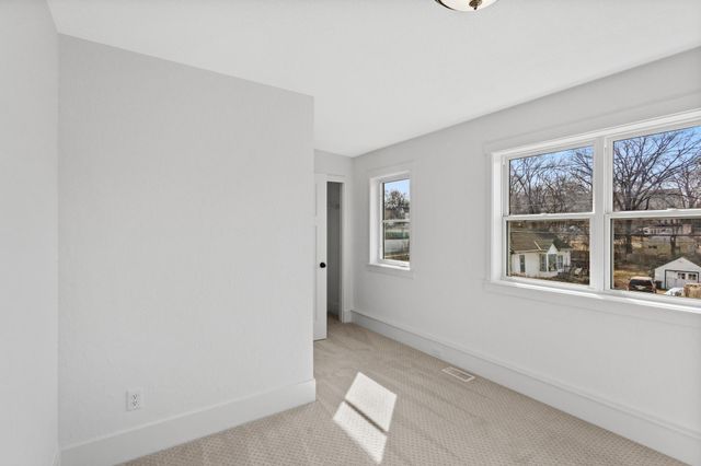 582 York Avenue, Saint Paul, MN 55130