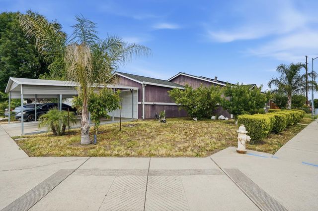2180 Del Playa Ct, Stockton, CA 95206