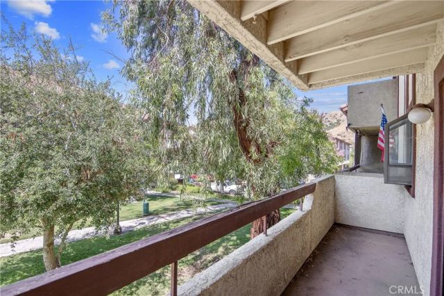 18183 Sundowner Way 851, Canyon Country, CA 91387