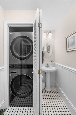 36 Chester St, Melrose, MA 02176