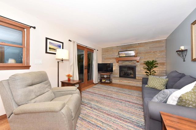 N64W30881 Cindy COURT, Hartland, WI 53029