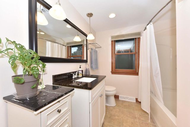 N64W30881 Cindy COURT, Hartland, WI 53029