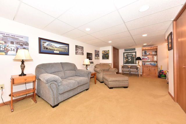 N64W30881 Cindy COURT, Hartland, WI 53029