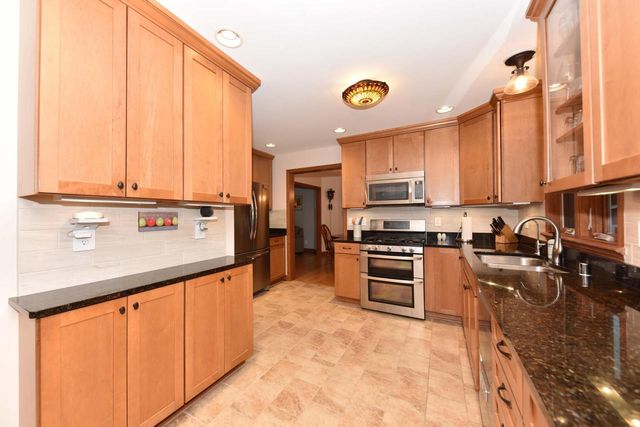 N64W30881 Cindy COURT, Hartland, WI 53029