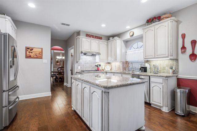 1581 N Hills Drive, Rockwall, TX 75087