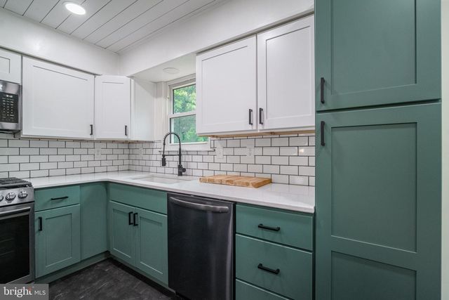 1711 VALLEY VISTA DR, York, PA 17406
