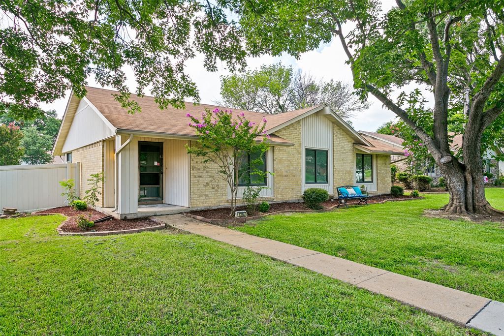 1214 Valencia Lane, Lewisville, TX 75067