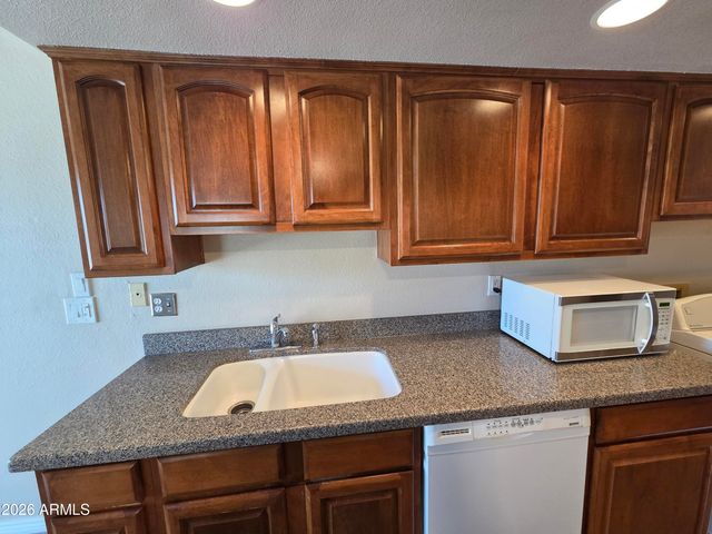 1809 E FRIER Drive 2, Phoenix, AZ 85020