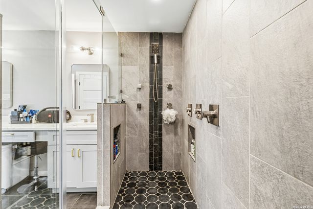 227 W HIGHLAND DR, Boerne, TX 78006
